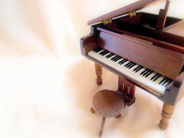 グランドピアノの模型